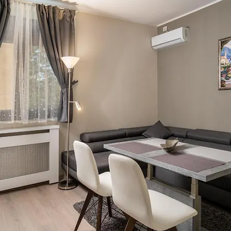 Casa 86 Апартаменти *