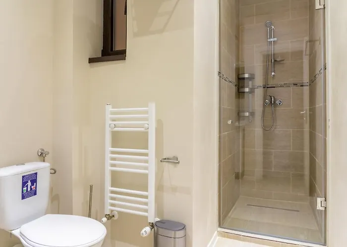 Casa 86 بوخارست